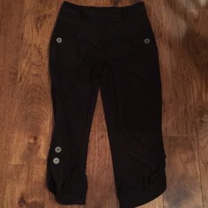 Joseph Ribkoff black fancy capris with pockets